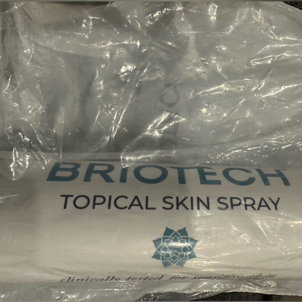 Briotech topical skin spray minimize imperfection, relieves redness,